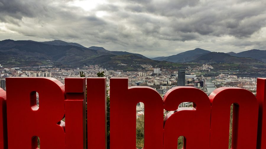 今年会 APP — 行业资质清单示意配图